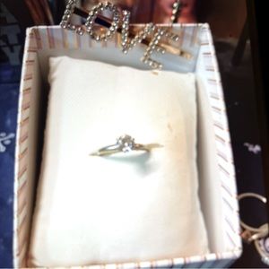 Solitary white gold Diamond ring